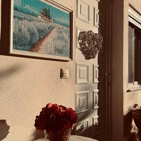 Kalendes Villa