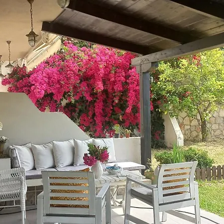 Villa Kalendes Kalandra