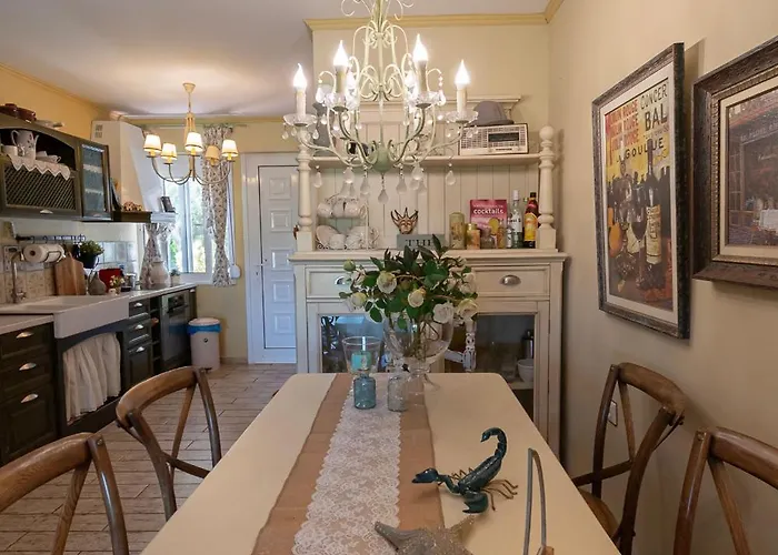 别墅 Kalendes Kalandra